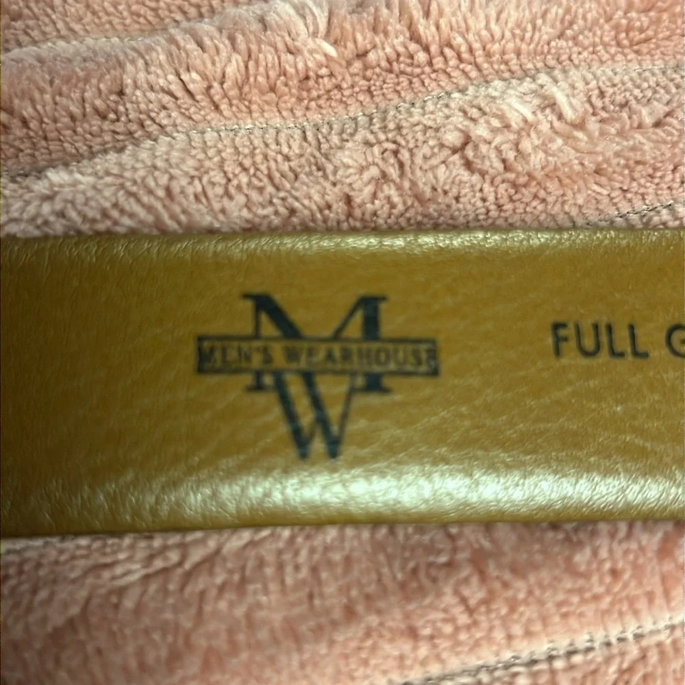 Men’s Wearhouse belt for men full grain leather handmade in Italy 42 measures 50